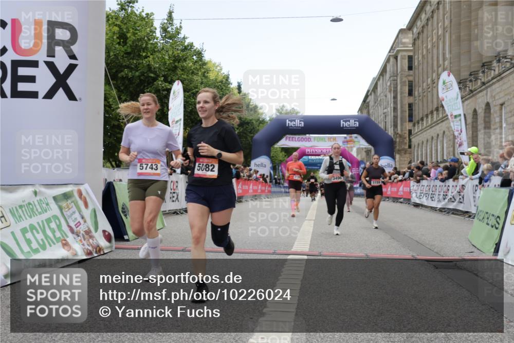 06.09.2026 - CURREX Alsterlauf Yannick Fuchs http://msf.ph/oto/10226024 06.09.2026 10:17:06 Ziel 2048, 2129, 3002, 3199, 3496, 3973, 4523, 4557, 5082, 5875, 6025, 8083, 8235, 8295 meine-sportfotos.de