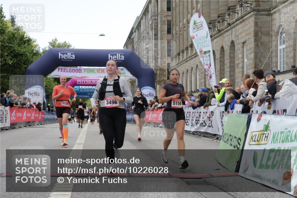 06.09.2026 - CURREX Alsterlauf Yannick Fuchs http://msf.ph/oto/10226028 06.09.2026 10:17:07 Ziel 1092, 2048, 2129, 3002, 3199, 3459, 3496, 3973, 4523, 4557, 5082, 5223, 6025, 8083, 8295 meine-sportfotos.de