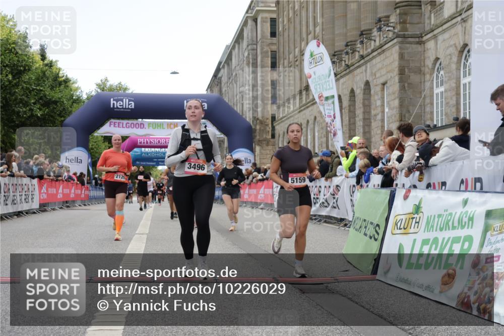 06.09.2026 - CURREX Alsterlauf Yannick Fuchs http://msf.ph/oto/10226029 06.09.2026 10:17:07 Ziel 1092, 2048, 2129, 3002, 3199, 3459, 3496, 3973, 4523, 4557, 5082, 5223, 6025, 8083, 8295 meine-sportfotos.de