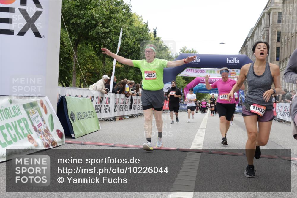 06.09.2026 - CURREX Alsterlauf Yannick Fuchs http://msf.ph/oto/10226044 06.09.2026 10:17:12 Ziel 1092, 2129, 2688, 3199, 3459, 3496, 5082, 5223, 5615, 5872, 5876 meine-sportfotos.de