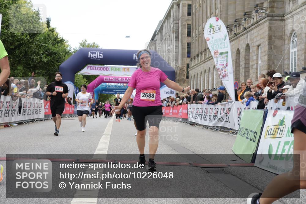 06.09.2026 - CURREX Alsterlauf Yannick Fuchs http://msf.ph/oto/10226048 06.09.2026 10:17:13 Ziel 1092, 2129, 2688, 3199, 3459, 3496, 5223, 5615, 5872, 5876 meine-sportfotos.de