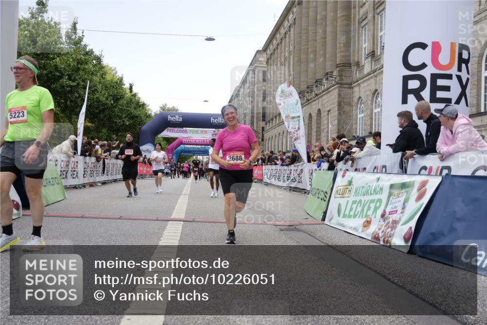 06.09.2026 - CURREX Alsterlauf Yannick Fuchs http://msf.ph/oto/10226051 06.09.2026 10:17:14 Ziel 1092, 2129, 2688, 3199, 3459, 3496, 5223, 5615, 5872, 5876 meine-sportfotos.de