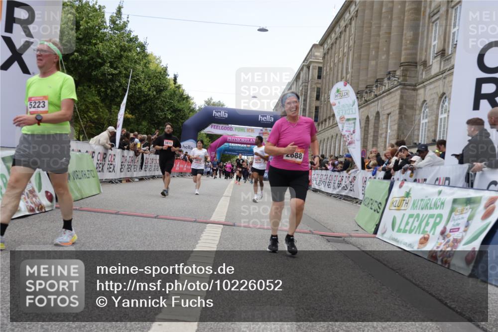 06.09.2026 - CURREX Alsterlauf Yannick Fuchs http://msf.ph/oto/10226052 06.09.2026 10:17:14 Ziel 1092, 2129, 2688, 3199, 3459, 3496, 5223, 5615, 5872, 5876 meine-sportfotos.de