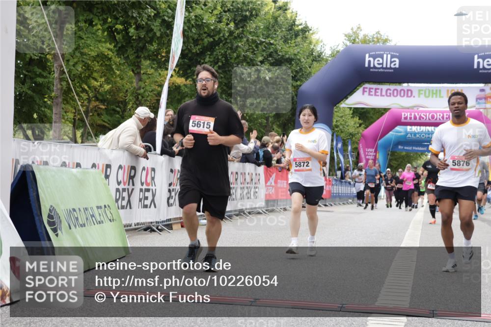 06.09.2026 - CURREX Alsterlauf Yannick Fuchs http://msf.ph/oto/10226054 06.09.2026 10:17:15 Ziel 1092, 2129, 2688, 3199, 3459, 5223, 5615, 5872, 5876 meine-sportfotos.de