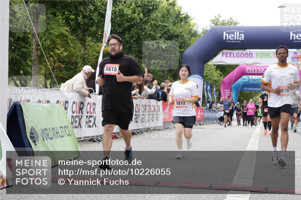 06.09.2026 - CURREX Alsterlauf Yannick Fuchs http://msf.ph/oto/10226055 06.09.2026 10:17:15 Ziel 1092, 2129, 2688, 3199, 3459, 5223, 5615, 5872, 5876 meine-sportfotos.de