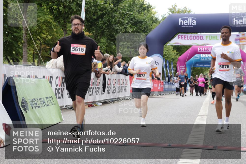 06.09.2026 - CURREX Alsterlauf Yannick Fuchs http://msf.ph/oto/10226057 06.09.2026 10:17:15 Ziel 1092, 2129, 2688, 3199, 3459, 5223, 5615, 5872, 5876 meine-sportfotos.de