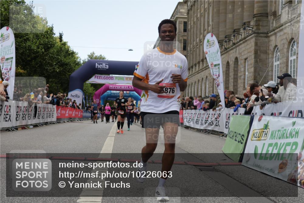 06.09.2026 - CURREX Alsterlauf Yannick Fuchs http://msf.ph/oto/10226063 06.09.2026 10:17:17 Ziel 1092, 2129, 2368, 2688, 2922, 3199, 3459, 5223, 5615, 5872, 5876, 6143 meine-sportfotos.de