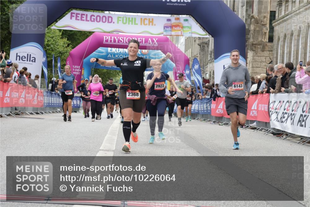 06.09.2026 - CURREX Alsterlauf Yannick Fuchs http://msf.ph/oto/10226064 06.09.2026 10:17:18 Ziel 1092, 2368, 2688, 2922, 3199, 3459, 5223, 5615, 5872, 5876, 6143 meine-sportfotos.de
