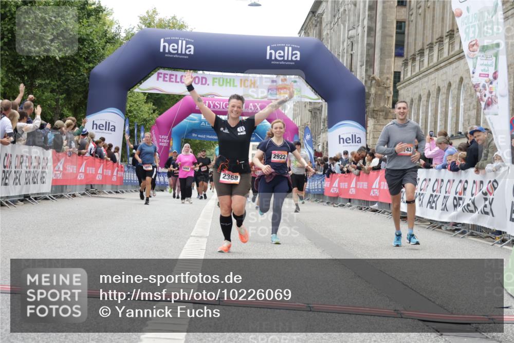 06.09.2026 - CURREX Alsterlauf Yannick Fuchs http://msf.ph/oto/10226069 06.09.2026 10:17:19 Ziel 1092, 2368, 2547, 2688, 2922, 3459, 5223, 5615, 5872, 5876, 6143 meine-sportfotos.de