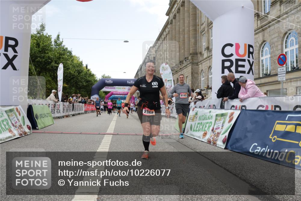 06.09.2026 - CURREX Alsterlauf Yannick Fuchs http://msf.ph/oto/10226077 06.09.2026 10:17:21 Ziel 2368, 2546, 2547, 2922, 5615, 5872, 5876, 6143 meine-sportfotos.de