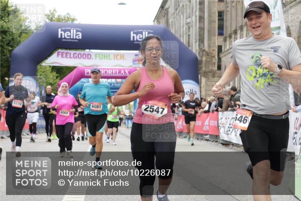 06.09.2026 - CURREX Alsterlauf Yannick Fuchs http://msf.ph/oto/10226087 06.09.2026 10:17:24 Ziel 2368, 2462, 2546, 2547, 2922, 3117, 5118, 5635, 5820, 5872, 6068, 6081, 6143 meine-sportfotos.de