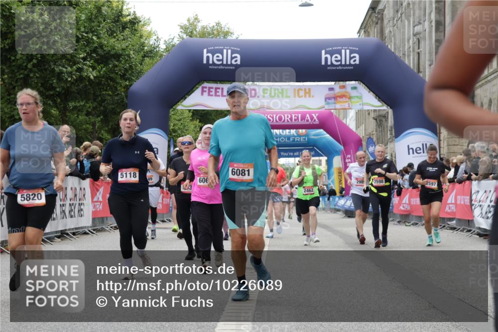 06.09.2026 - CURREX Alsterlauf Yannick Fuchs http://msf.ph/oto/10226089 06.09.2026 10:17:25 Ziel 2368, 2462, 2546, 2547, 2597, 2598, 2922, 3117, 5118, 5635, 5820, 6068, 6081, 6143 meine-sportfotos.de