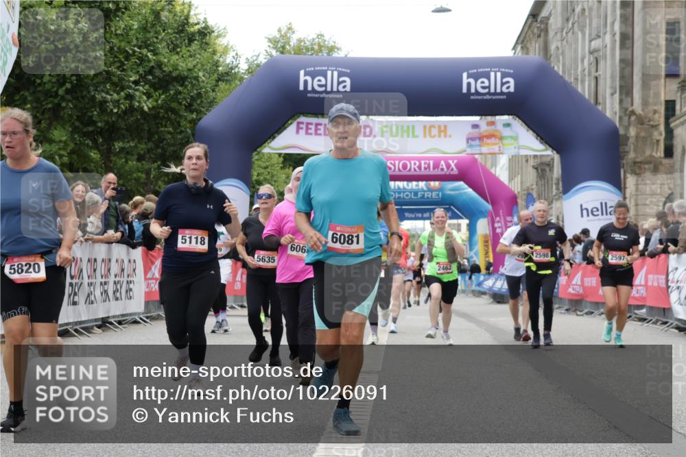 06.09.2026 - CURREX Alsterlauf Yannick Fuchs http://msf.ph/oto/10226091 06.09.2026 10:17:26 Ziel 2368, 2462, 2546, 2547, 2597, 2598, 2922, 3117, 5118, 5635, 5820, 6068, 6081, 6143 meine-sportfotos.de