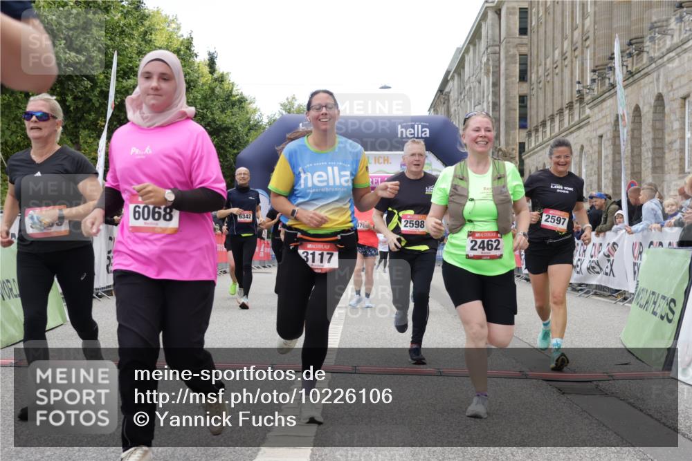 06.09.2026 - CURREX Alsterlauf Yannick Fuchs http://msf.ph/oto/10226106 06.09.2026 10:17:29 Ziel 2462, 2546, 2547, 2597, 2598, 2911, 2985, 3117, 3444, 3709, 5118, 5560, 5635, 5820, 5849, 6068, 6081, 6342, 6363, 8109 meine-sportfotos.de