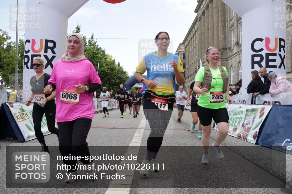 06.09.2026 - CURREX Alsterlauf Yannick Fuchs http://msf.ph/oto/10226111 06.09.2026 10:17:30 Ziel 2462, 2546, 2547, 2597, 2598, 2911, 2985, 3117, 3444, 3709, 5118, 5560, 5635, 5820, 5849, 6068, 6081, 6342, 6363, 8109 meine-sportfotos.de