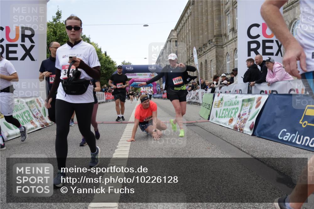 06.09.2026 - CURREX Alsterlauf Yannick Fuchs http://msf.ph/oto/10226128 06.09.2026 10:17:34 Ziel 2462, 2597, 2598, 2911, 2985, 3117, 3444, 3709, 5118, 5560, 5635, 5820, 5849, 6068, 6081, 6342, 6363, 8109 meine-sportfotos.de