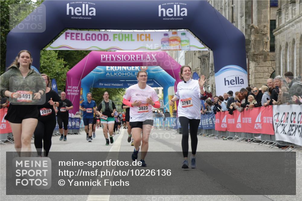 06.09.2026 - CURREX Alsterlauf Yannick Fuchs http://msf.ph/oto/10226136 06.09.2026 10:17:38 Ziel 2070, 2911, 2985, 3444, 3709, 3797, 3823, 5491, 5560, 5849, 6342, 6363, 8109 meine-sportfotos.de