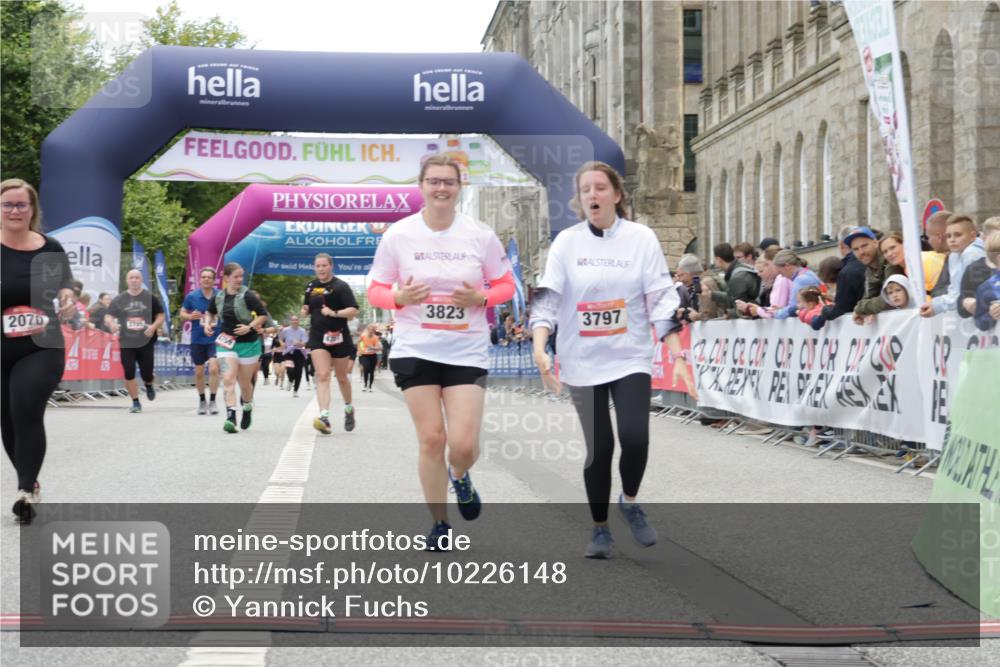 06.09.2026 - CURREX Alsterlauf Yannick Fuchs http://msf.ph/oto/10226148 06.09.2026 10:17:40 Ziel 2070, 2911, 3709, 3797, 3823, 5491, 5560, 5849, 6342, 6363, 8109 meine-sportfotos.de