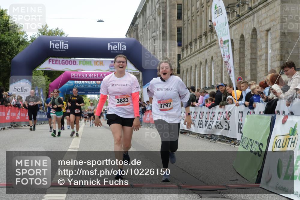 06.09.2026 - CURREX Alsterlauf Yannick Fuchs http://msf.ph/oto/10226150 06.09.2026 10:17:41 Ziel 2070, 2911, 3797, 3823, 5491, 8109 meine-sportfotos.de