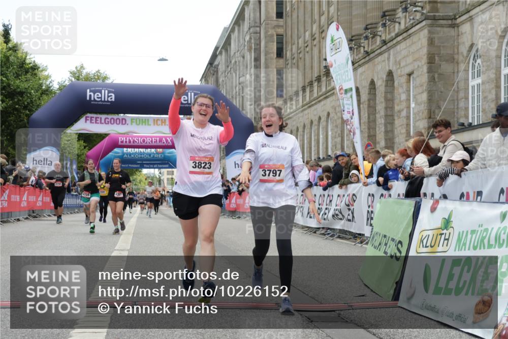 06.09.2026 - CURREX Alsterlauf Yannick Fuchs http://msf.ph/oto/10226152 06.09.2026 10:17:41 Ziel 2070, 2911, 3797, 3823, 5491, 8109 meine-sportfotos.de