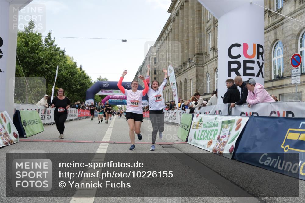 06.09.2026 - CURREX Alsterlauf Yannick Fuchs http://msf.ph/oto/10226155 06.09.2026 10:17:42 Ziel 2070, 3797, 3823, 4757, 4759, 5491 meine-sportfotos.de