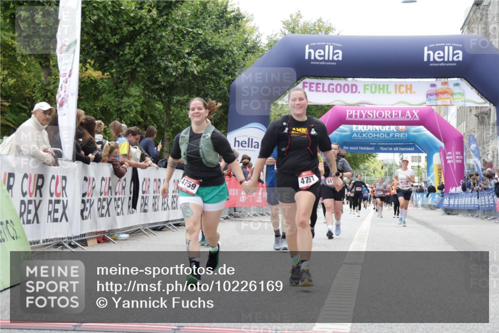 06.09.2026 - CURREX Alsterlauf Yannick Fuchs http://msf.ph/oto/10226169 06.09.2026 10:17:45 Ziel 2070, 2795, 3680, 3797, 3823, 3948, 4757, 4759, 5491 meine-sportfotos.de
