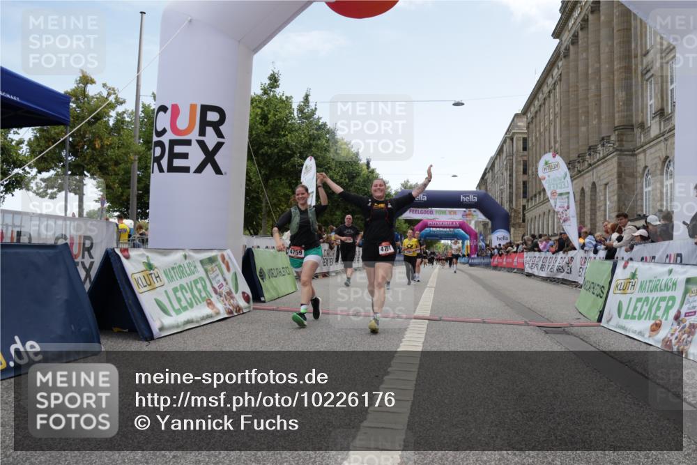 06.09.2026 - CURREX Alsterlauf Yannick Fuchs http://msf.ph/oto/10226176 06.09.2026 10:17:47 Ziel 2070, 2795, 3680, 3797, 3823, 3948, 4757, 4759, 5177, 5491 meine-sportfotos.de