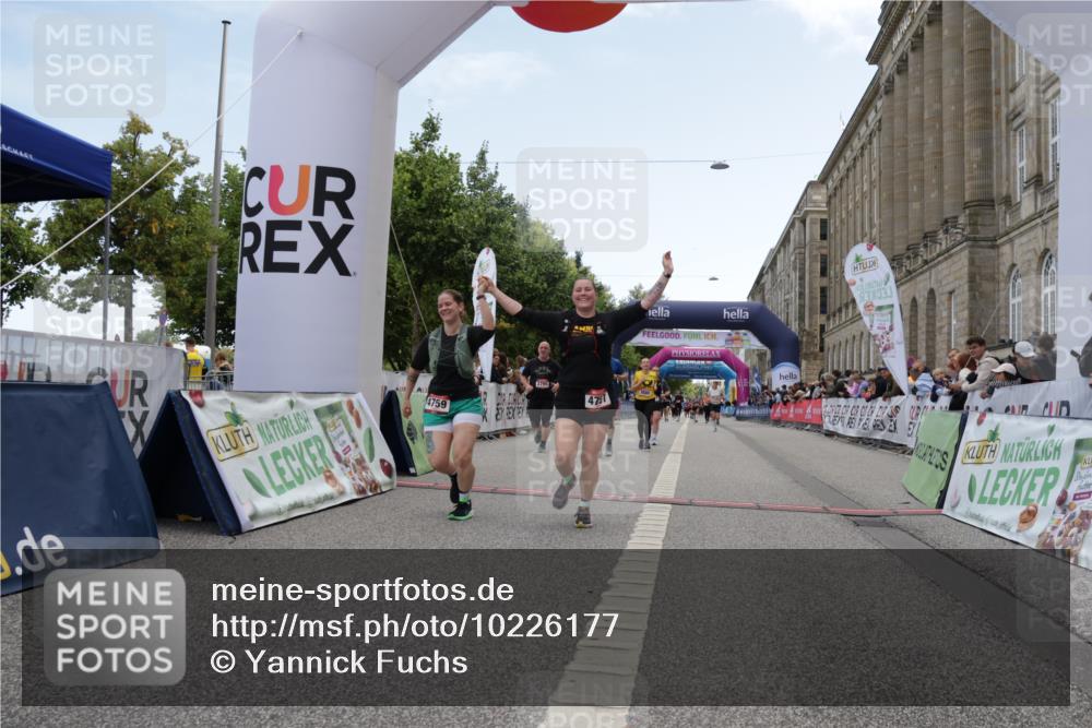 06.09.2026 - CURREX Alsterlauf Yannick Fuchs http://msf.ph/oto/10226177 06.09.2026 10:17:47 Ziel 2070, 2795, 3680, 3797, 3823, 3948, 4757, 4759, 5177, 5491 meine-sportfotos.de