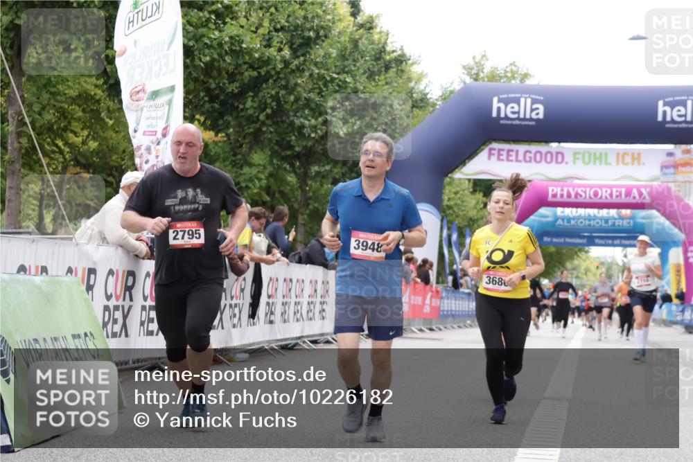 06.09.2026 - CURREX Alsterlauf Yannick Fuchs http://msf.ph/oto/10226182 06.09.2026 10:17:48 Ziel 2070, 2795, 3680, 3797, 3823, 3948, 4757, 4759, 5177 meine-sportfotos.de