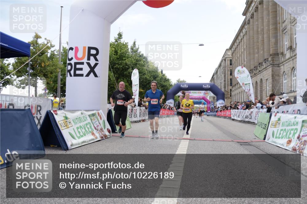 06.09.2026 - CURREX Alsterlauf Yannick Fuchs http://msf.ph/oto/10226189 06.09.2026 10:17:49 Ziel 2070, 2645, 2795, 3680, 3797, 3823, 3948, 4757, 4759, 5177 meine-sportfotos.de