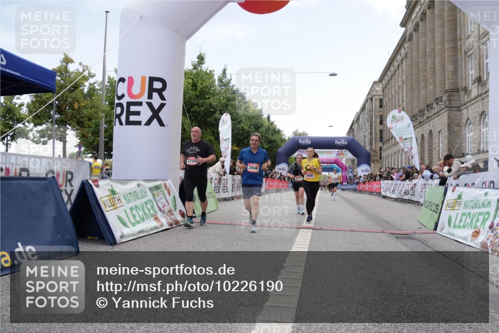 06.09.2026 - CURREX Alsterlauf Yannick Fuchs http://msf.ph/oto/10226190 06.09.2026 10:17:49 Ziel 2070, 2645, 2795, 3680, 3797, 3823, 3948, 4757, 4759, 5177 meine-sportfotos.de