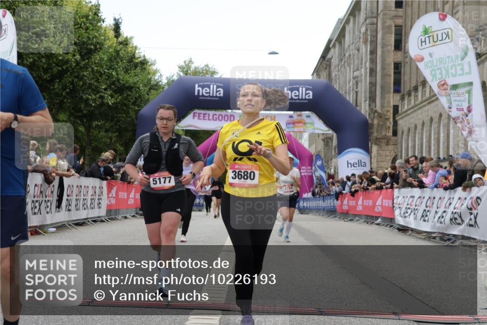 06.09.2026 - CURREX Alsterlauf Yannick Fuchs http://msf.ph/oto/10226193 06.09.2026 10:17:50 Ziel 2645, 2710, 2795, 3680, 3948, 4757, 4759, 5177 meine-sportfotos.de