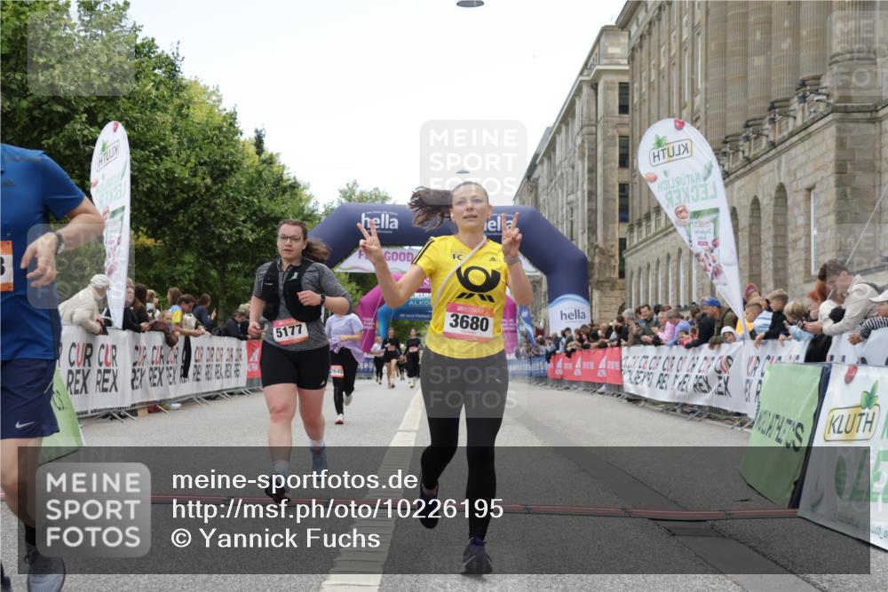 06.09.2026 - CURREX Alsterlauf Yannick Fuchs http://msf.ph/oto/10226195 06.09.2026 10:17:51 Ziel 2645, 2710, 2795, 3680, 3948, 4757, 4759, 5177 meine-sportfotos.de