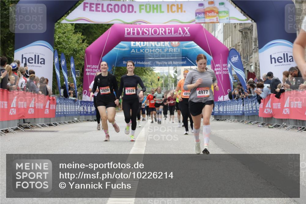 06.09.2026 - CURREX Alsterlauf Yannick Fuchs http://msf.ph/oto/10226214 06.09.2026 10:17:55 Ziel 2645, 2710, 2795, 3680, 3948, 4977, 5177 meine-sportfotos.de
