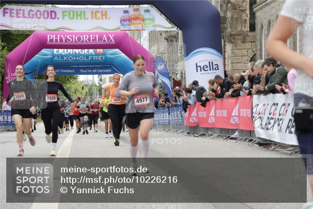 06.09.2026 - CURREX Alsterlauf Yannick Fuchs http://msf.ph/oto/10226216 06.09.2026 10:17:55 Ziel 2645, 2710, 2795, 3680, 3948, 4977, 5177 meine-sportfotos.de