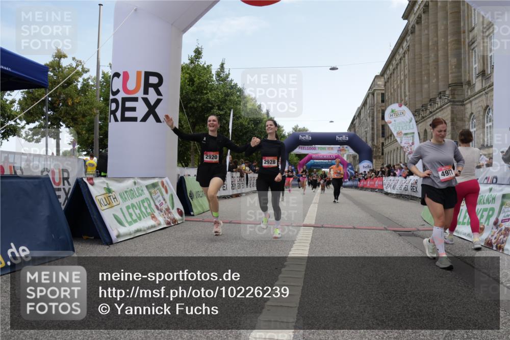 06.09.2026 - CURREX Alsterlauf Yannick Fuchs http://msf.ph/oto/10226239 06.09.2026 10:18:01 Ziel 2645, 2710, 2920, 2928, 3018, 3917, 4915, 4977 meine-sportfotos.de