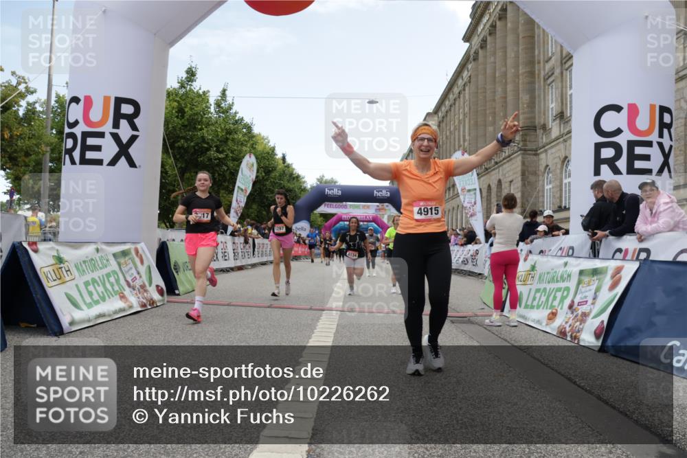 06.09.2026 - CURREX Alsterlauf Yannick Fuchs http://msf.ph/oto/10226262 06.09.2026 10:18:06 Ziel 1297, 2920, 2928, 3018, 3917, 4134, 4232, 4906, 4915, 4977 meine-sportfotos.de