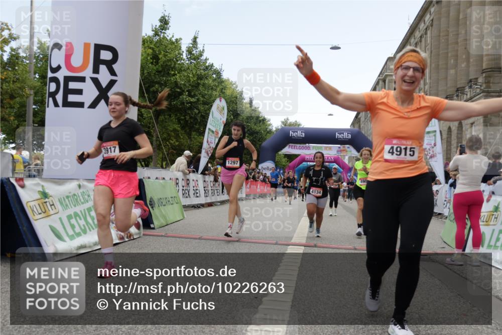 06.09.2026 - CURREX Alsterlauf Yannick Fuchs http://msf.ph/oto/10226263 06.09.2026 10:18:06 Ziel 1297, 2920, 2928, 3018, 3917, 4134, 4232, 4906, 4915, 4977 meine-sportfotos.de
