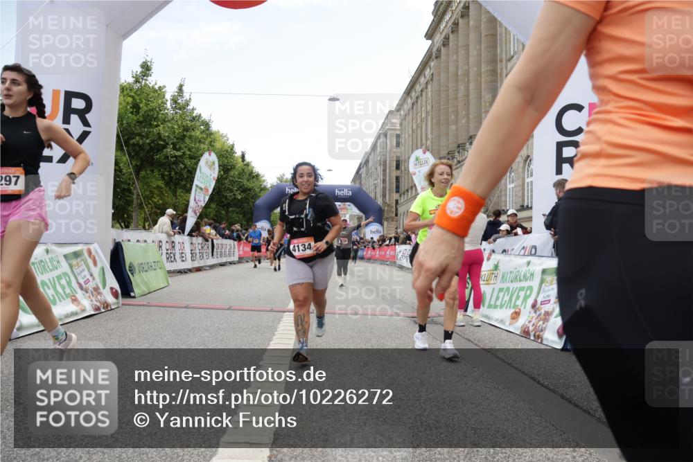 06.09.2026 - CURREX Alsterlauf Yannick Fuchs http://msf.ph/oto/10226272 06.09.2026 10:18:08 Ziel 1297, 2026, 2208, 2209, 2920, 2928, 3018, 3917, 4134, 4232, 4906, 4915 meine-sportfotos.de