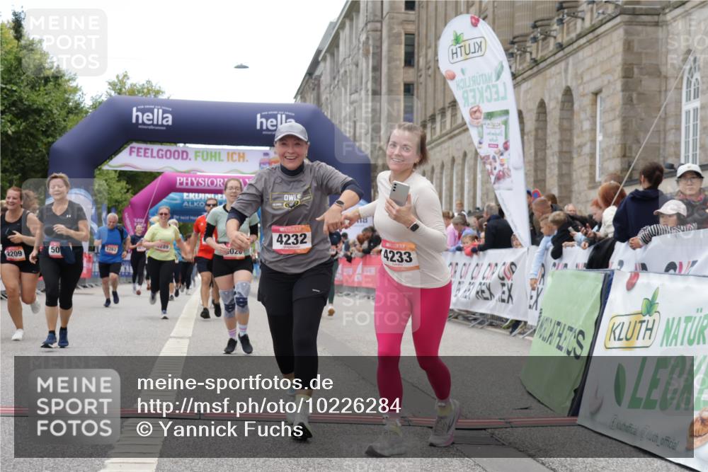 06.09.2026 - CURREX Alsterlauf Yannick Fuchs http://msf.ph/oto/10226284 06.09.2026 10:18:10 Ziel 1297, 2026, 2208, 2209, 3018, 3917, 4134, 4232, 4906, 4915, 6339, 8290 meine-sportfotos.de