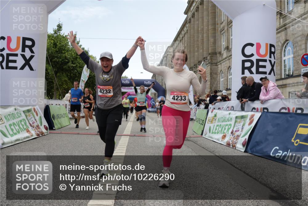 06.09.2026 - CURREX Alsterlauf Yannick Fuchs http://msf.ph/oto/10226290 06.09.2026 10:18:12 Ziel 1297, 2026, 2208, 2209, 2262, 3917, 4134, 4232, 4906, 5050, 6339, 8290 meine-sportfotos.de