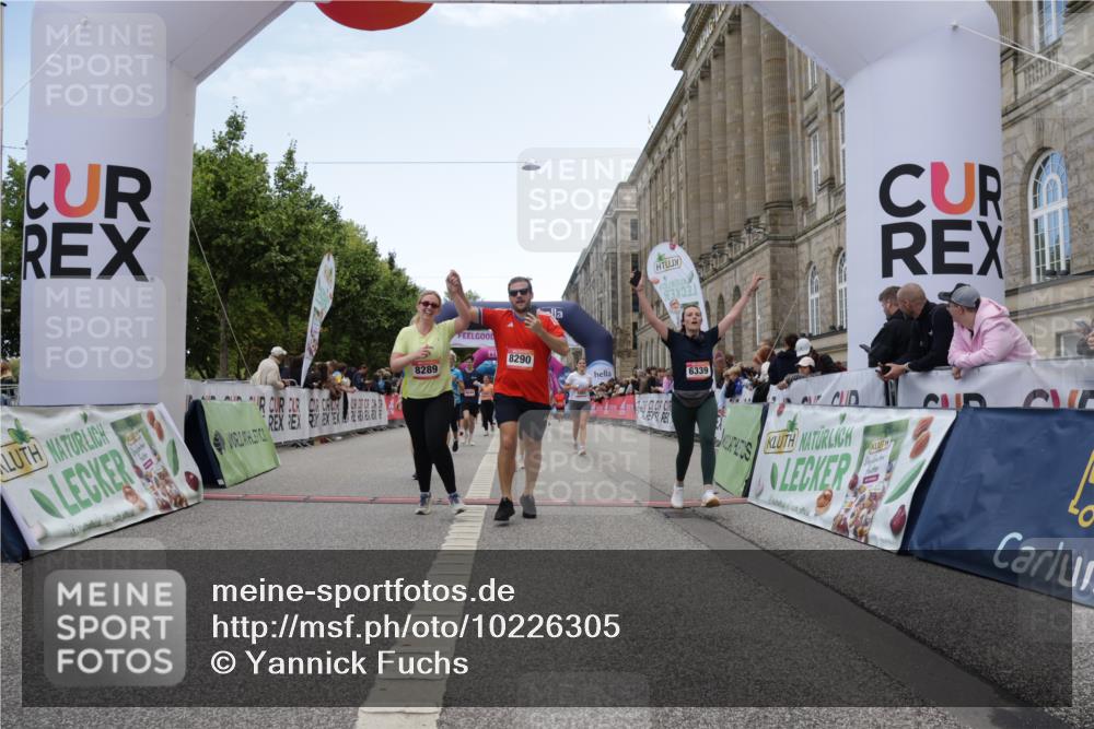 06.09.2026 - CURREX Alsterlauf Yannick Fuchs http://msf.ph/oto/10226305 06.09.2026 10:18:15 Ziel 2026, 2208, 2209, 2262, 3083, 4232, 4479, 4632, 4644, 5050, 6339, 8290 meine-sportfotos.de
