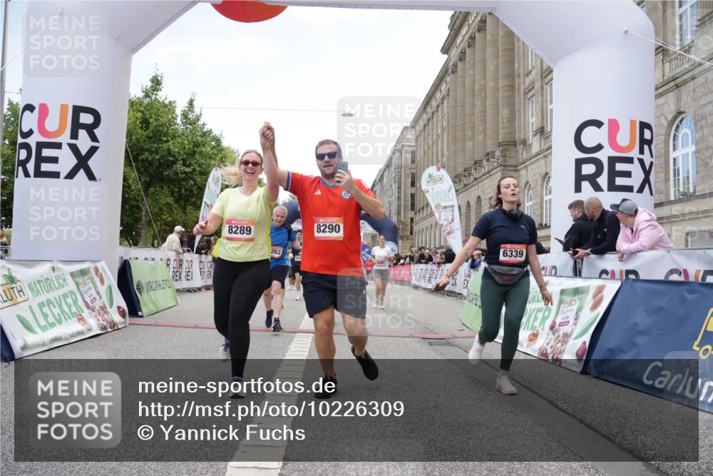 06.09.2026 - CURREX Alsterlauf Yannick Fuchs http://msf.ph/oto/10226309 06.09.2026 10:18:16 Ziel 2026, 2208, 2209, 2262, 3083, 3682, 3683, 4232, 4391, 4479, 4632, 4644, 5050, 6339, 8290 meine-sportfotos.de