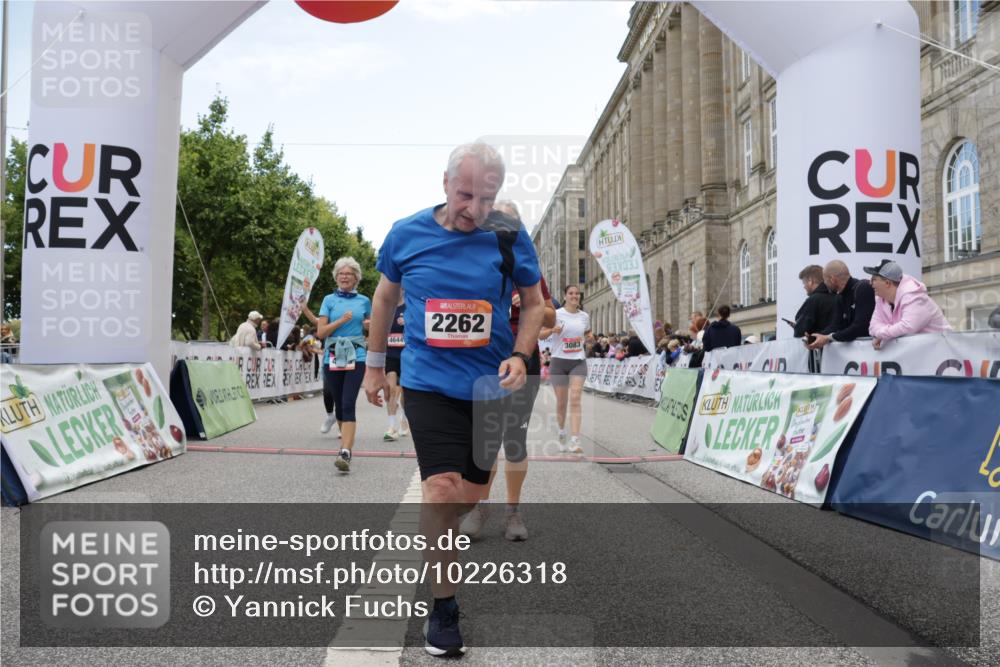 06.09.2026 - CURREX Alsterlauf Yannick Fuchs http://msf.ph/oto/10226318 06.09.2026 10:18:18 Ziel 2026, 2208, 2209, 2262, 3083, 3682, 3683, 4186, 4391, 4479, 4632, 4644, 5050, 5572, 6339, 8290 meine-sportfotos.de