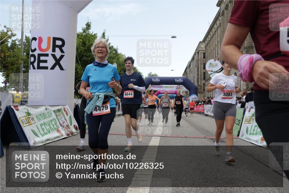 06.09.2026 - CURREX Alsterlauf Yannick Fuchs http://msf.ph/oto/10226325 06.09.2026 10:18:20 Ziel 2208, 2209, 2262, 2381, 3083, 3682, 3683, 4186, 4391, 4479, 4632, 4644, 5050, 5572, 6321, 6322, 6339, 8290 meine-sportfotos.de