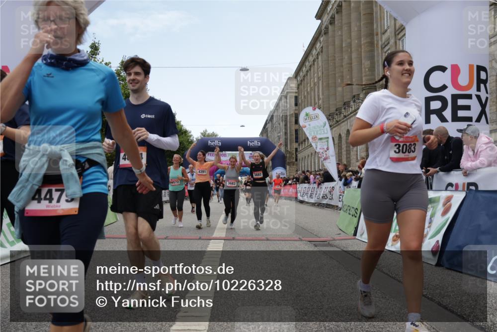 06.09.2026 - CURREX Alsterlauf Yannick Fuchs http://msf.ph/oto/10226328 06.09.2026 10:18:20 Ziel 2208, 2209, 2262, 2381, 3083, 3682, 3683, 4186, 4391, 4479, 4632, 4644, 5050, 5572, 6321, 6322, 6339, 8290 meine-sportfotos.de