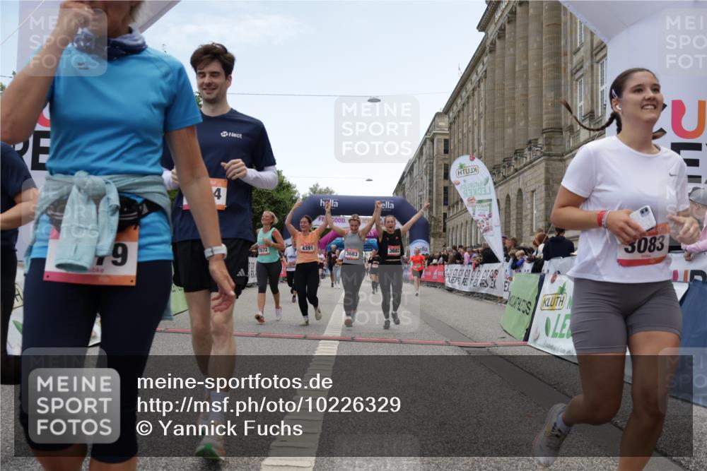 06.09.2026 - CURREX Alsterlauf Yannick Fuchs http://msf.ph/oto/10226329 06.09.2026 10:18:20 Ziel 2208, 2209, 2262, 2381, 3083, 3682, 3683, 4186, 4391, 4479, 4632, 4644, 5050, 5572, 6321, 6322, 6339, 8290 meine-sportfotos.de