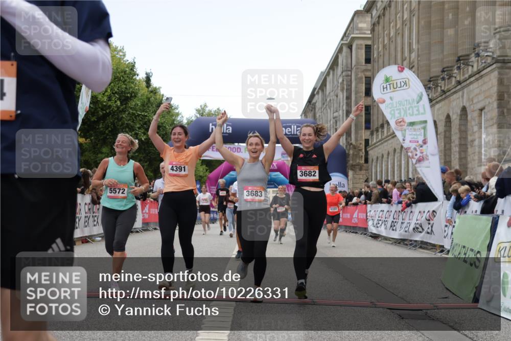 06.09.2026 - CURREX Alsterlauf Yannick Fuchs http://msf.ph/oto/10226331 06.09.2026 10:18:21 Ziel 2262, 2381, 3083, 3682, 3683, 4186, 4391, 4479, 4632, 4644, 5050, 5572, 6321, 6322, 6339, 8290 meine-sportfotos.de