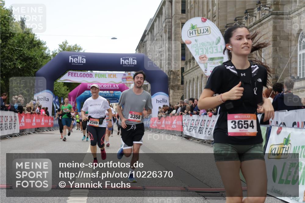 06.09.2026 - CURREX Alsterlauf Yannick Fuchs http://msf.ph/oto/10226370 06.09.2026 10:18:31 Ziel 2349, 2381, 2656, 2804, 2960, 3358, 3654, 4107, 4795, 4804, 5921, 6321, 6322, 8001 meine-sportfotos.de