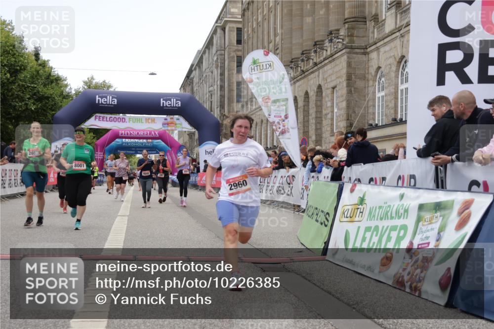 06.09.2026 - CURREX Alsterlauf Yannick Fuchs http://msf.ph/oto/10226385 06.09.2026 10:18:34 Ziel 2349, 2651, 2656, 2804, 2960, 3052, 3358, 3654, 4107, 4648, 4795, 4804, 5921, 8001 meine-sportfotos.de